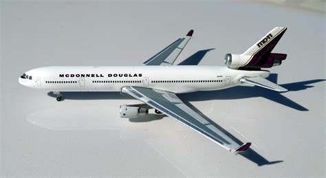 McDonnell Douglas House Colors MD-11 N311MD: www.JetCollector.com