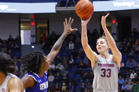 Katie Lou Samuelson Evolving Into All Around Threat For Uconn Womens