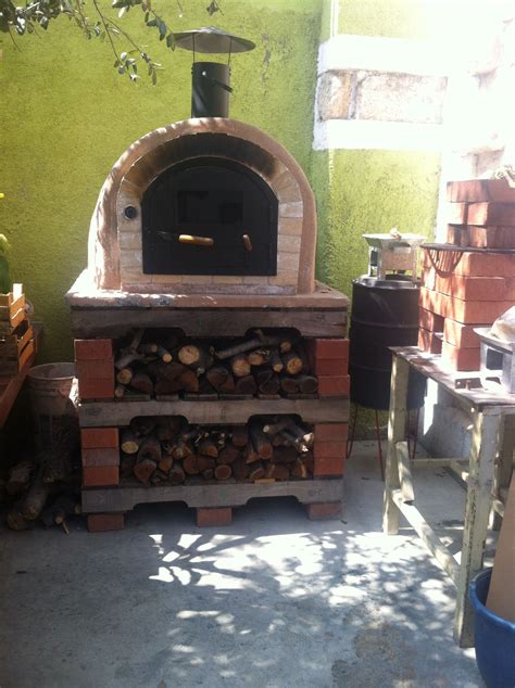 Horno De Piedra Rustic Ovens Four A Pizza Pizza Ovens Pizza Bread