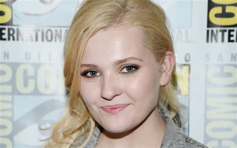 Atriz De Pequena Miss Sunshine Revela Que Foi Abusada Sexualmente