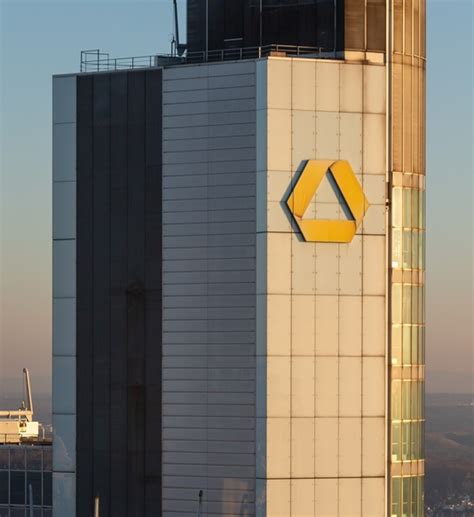 Commerzbank Aktie News Starke Zahlen Schwacher Ausblick