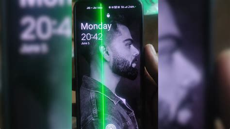 OnePlus 9 User Encounters Green Line Issue After OxygenOS 13 1 Update