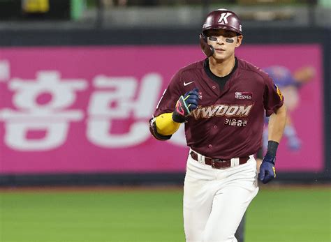 트라웃 베츠 그리고 이정후 ‘렛츠고mlb 닷컴 선정 최고 외야수 반열