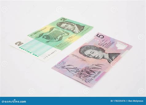 Two Historic Australian Dollar Banknotes Editorial Photo - Image of ...