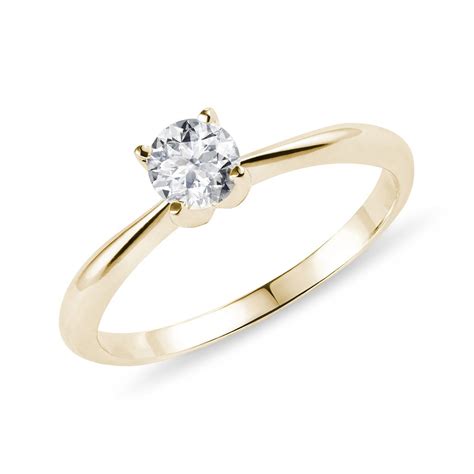 Classic Engagement Ring with a Brilliant in Gold | KLENOTA