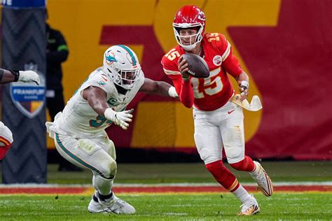 Chiefs Beat Dolphins 21 14 In Germany Key Biscayne Independent