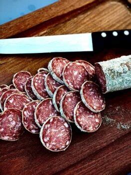 Tout Savoir Sur Le Saucisson Histoire Vari T S Et Appellations