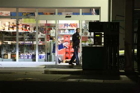 Gro Fahndung In Schwarzenbach Saale Bewaffneter Raub Berfall Auf