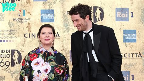 JoshOConnor E IsabellaRossellini Brillano Sul Red Carpet Dei