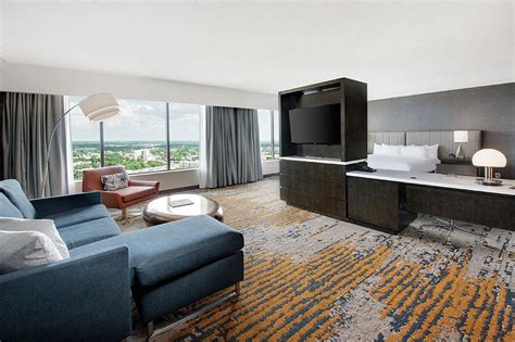 Rooms and Suites - Hilton Atlanta Downtown Hotel