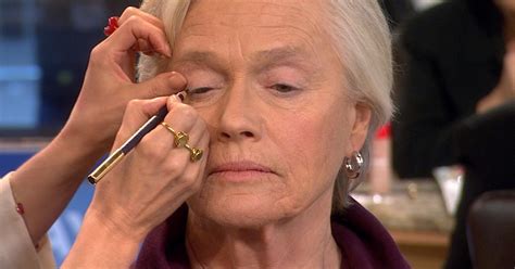 Glam Mas Makeup Tutorial For Seniors Goes Viral Artofit