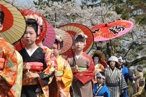 「2024つばめ桜まつり第79回分水おいらん道中」開催日決定！！ 新潟県燕市の観光スポット情報なら燕市観光協会