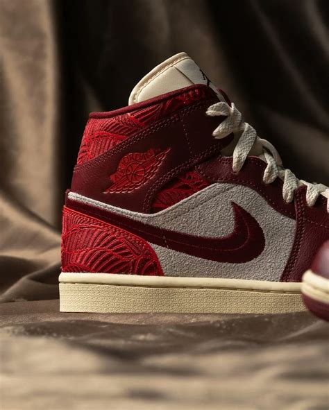 JustFreshKicks On Twitter Dropped Via Nike US Air Jordan 1 Mid SE