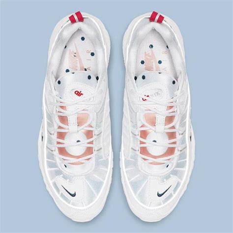 法国主题出现在Nike Air Max 98上 每日头条