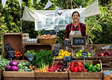 Premium Photo | Greengrocer selling organic fresh agricultural product ...