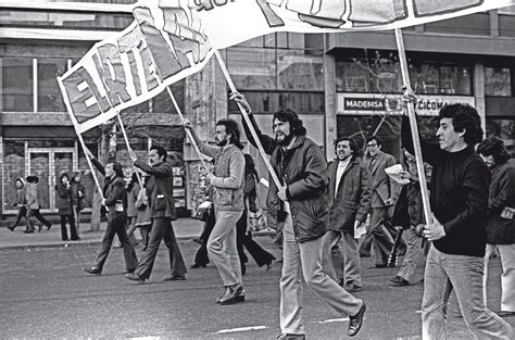 Viaje A Los Laberintos De La Canci N Protesta Potq Magazine