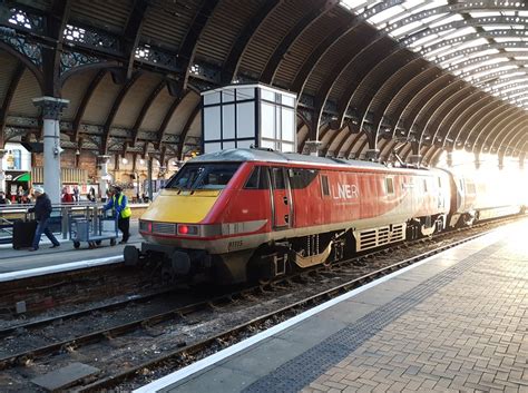 York Lner Class 91 No 91115 Blaydon Races Waiting Depar Flickr