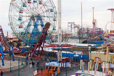 Parc D Attractions Un Nouvel Accident Fait Un Mort