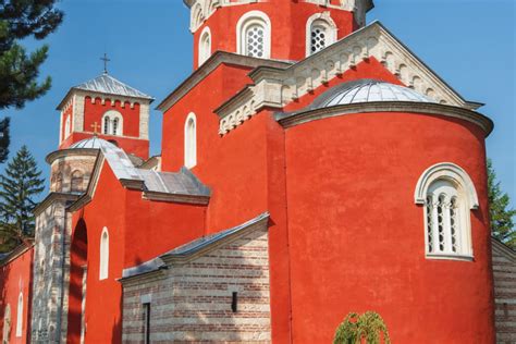 ZAŠTO JE MANASTIR ŽIČA CRVENE BOJE Mesto krunisanja sedam srpskih