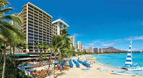 Outrigger Reef Waikiki Beach Resort vs Outrigger Waikiki Beach Resort | Tripexpert