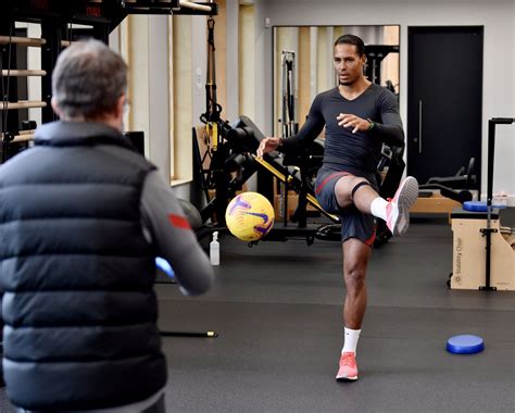 virgil van dijk  twitter virgil van dijk virgil ball exercises