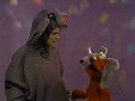 Natalie Portman on Sesame Street | Sesame street, Natalie portman, Muppets