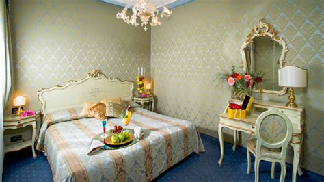 Hotel Carlton On The Grand Canal, Venice | Best deals | lastminute.com