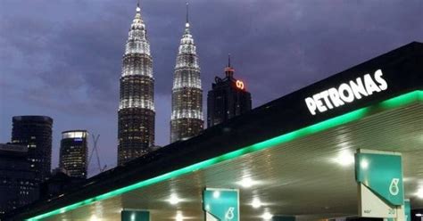 Petronas H Pat Drops To Rm Billion