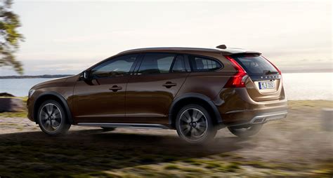 Volvo Cars Reveals New V Cross Country Paul Tan S Automotive News