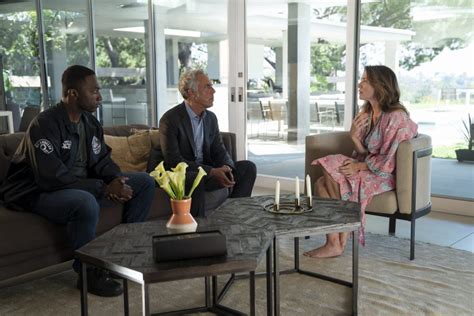 BOSCH: Investigating season 6 episode 1 'The Overlook'