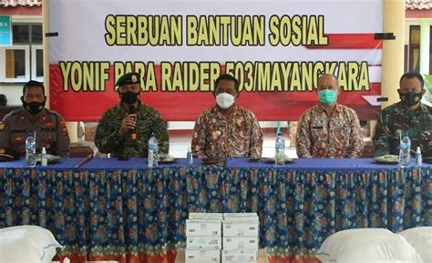 Yonif Para Raider 503 MK 18 2 Kostrad Bagikan Sembako Dan Masker Kepada