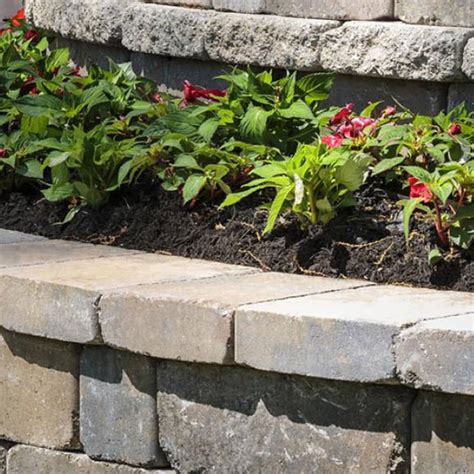 Castle Manor® Tumbled Retaining Freestanding Wall Belgard