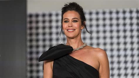 Megan Gale Torna In Passerella Dopo Anni Oggi La Modella