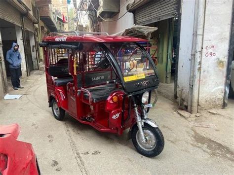 Saarthi Dlx E Rickshaw Vehicle Capacity Seater At Rs Piece