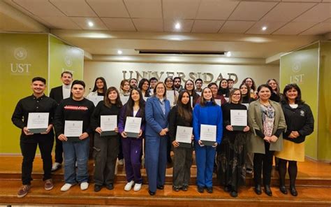 Ceremonia De Entrega De Beca Excelencia Acad Mica Es Lindo Ver