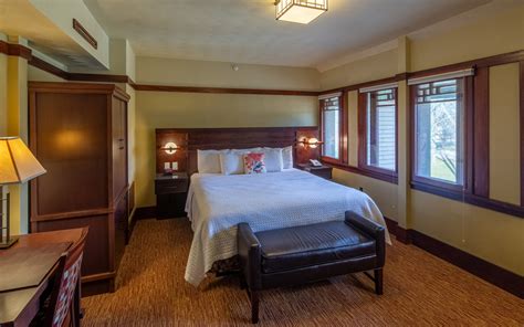 Hotel Rooms In Mason City, Iowa | Historic Park Inn Hotel