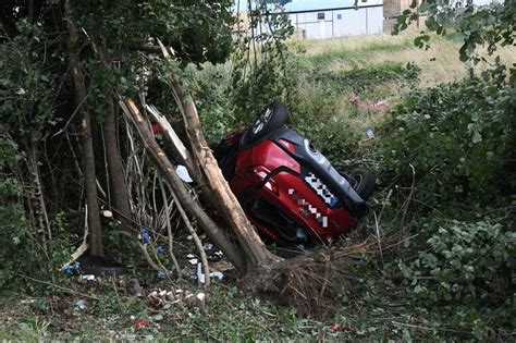 Unfall Auf Der A Bei G Tersloh Fahrer In Lebensgefahr Stau Durch