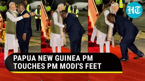 Papua New Guinea Pm Touches Pm Modis Feet In A Heartwarming Gesture Watch Youtube