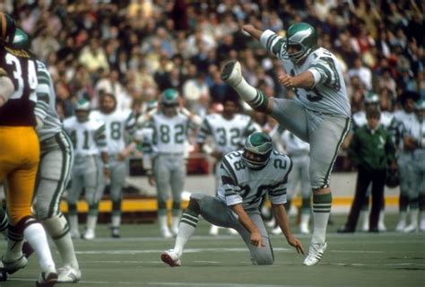 Legendary Nfl Kicker Tom Dempsey Dies After Contracting Coronavirus