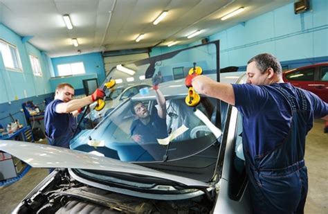 Search “windshield Replacement Near Me” To Find The Best Auto Glass Shop