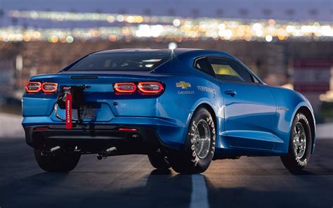 Chevrolet apresenta Camaro elétrico para arrancadas