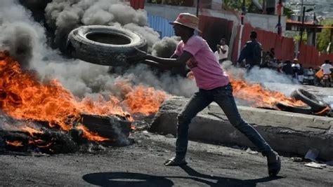 Violencia y desastres marcaron la Navidad en Haití Tercera