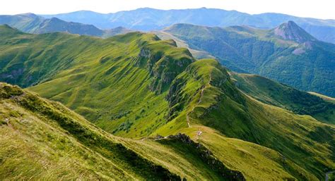 Les Monts Du Cantal Monts D Auvergne Carte Touristique Des Sites