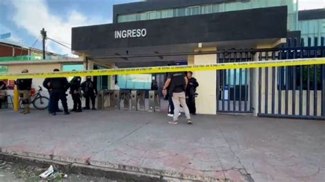 Hombre Asesina A Dos Mujeres Con Arma Blanca Al Interior Del Plantel De