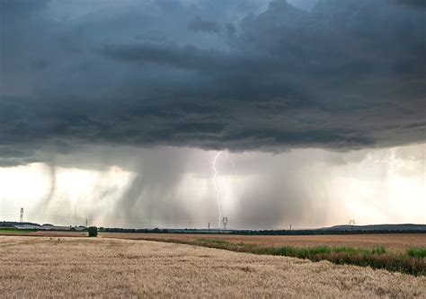 Violents Orages Attendus Ces Prochains Jours En France Faut Il