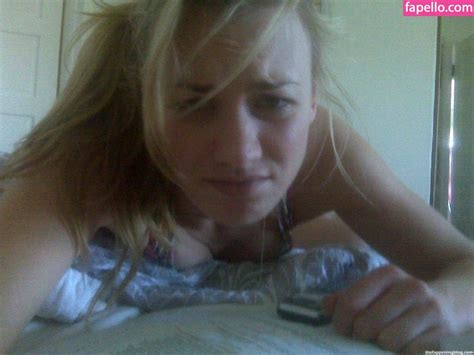 Yvonne Strahovski Y Strahovski Yvonnestrahovski Nude Leaked Photo