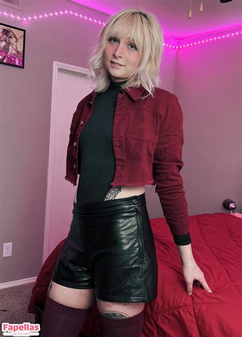 RoseWaltzEX Aka Rosewaltzz Nude Leaks Fapellas