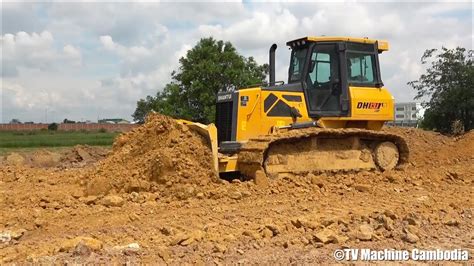 New Shantui Dh J Bulldozer Operator Skills Pushing Dirt