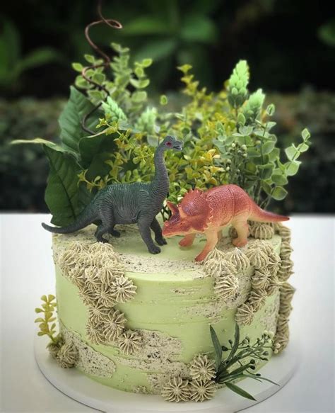 Pin By Elsa Pazini On Bolos Dinosaur Birthday Cakes Dinosaur Cake