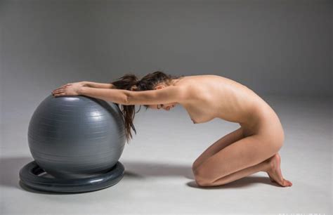 Alisa Amore Thefappening Nude Fitness Workout Photos The Fappening